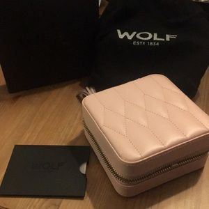 Wolf travel jewelry case